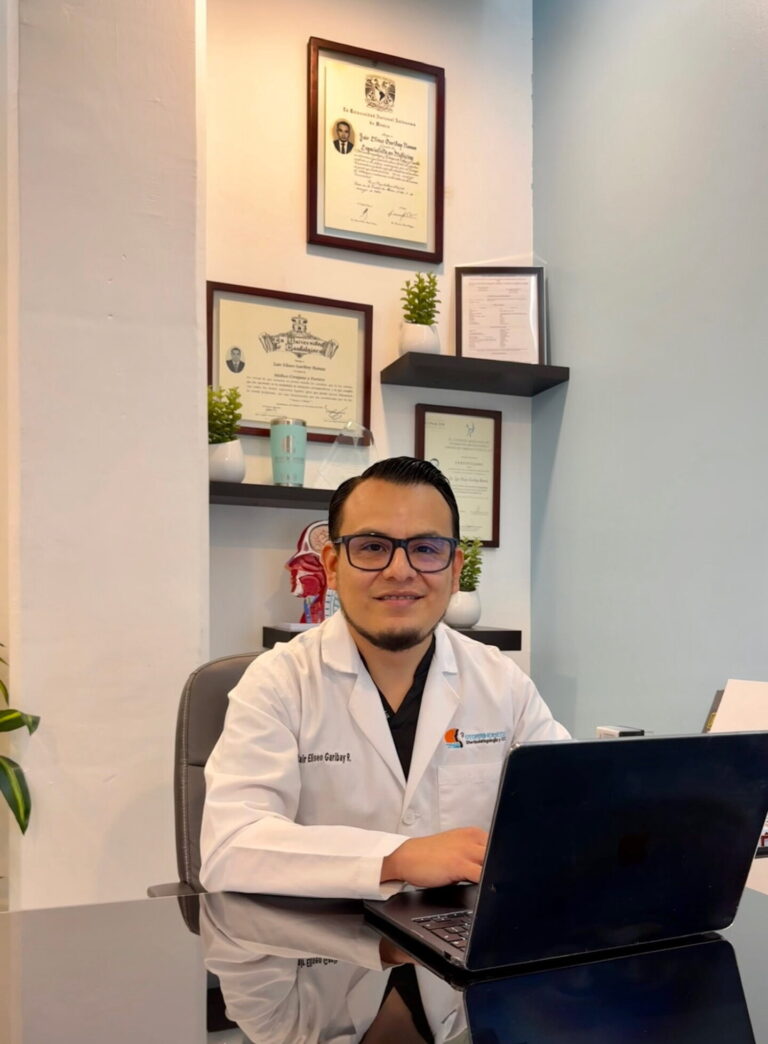 Otorrino en consulta Playa del Carmen